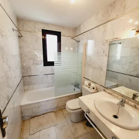 4 Bedroom Luxury With Private Pool K304 Σαν Μιγκέλ ντε Αμπόνα